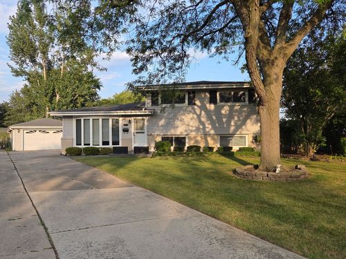 133 James Ct, Glenview, IL, 60025-4872 | Card Image