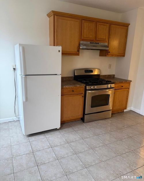 3l-1018 Hancock Avenue, Bridgeport, CT, 06605 | Card Image