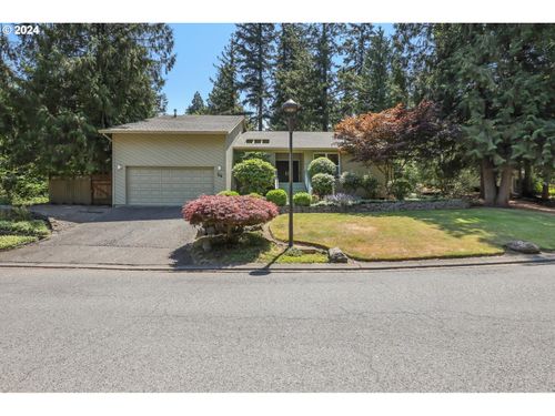 39 Walking Woods Dr, Lake Oswego, OR, 97035-1027 | Card Image