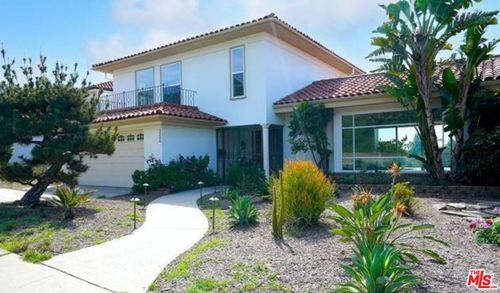 5226 Los Diegos Way, Los Angeles, CA, 90027-1016 | Card Image
