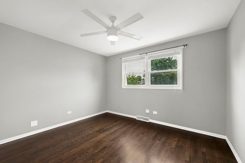 16447 76th Ave, Tinley Park, IL, 60477-1571 | Card Image