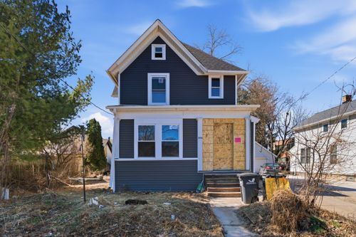 206 Maple Ave, Waukesha, WI, 53186-4725 | Card Image