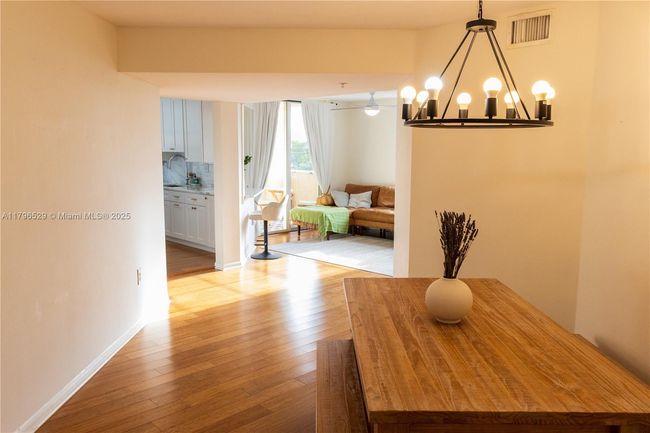 APT-3302 - 520 Se 5 Th Ave, Condo with 3 bedrooms, 2 bathrooms and null parking in Fort Lauderdale FL | Image 4
