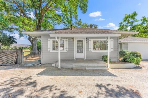 584 Monterey Rd, Morgan Hill, CA, 95037-9003 | Card Image
