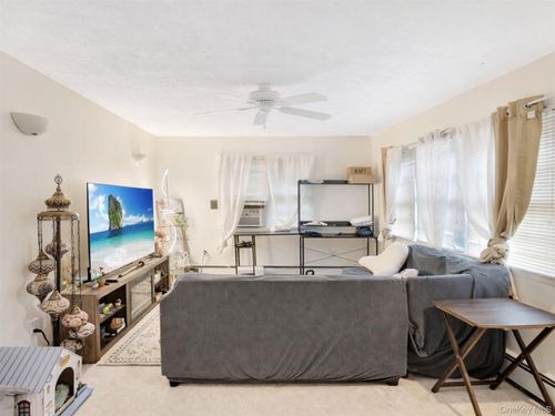 8 Evergreen Rd, Rocky Point, NY, 11778-8848 | Card Image