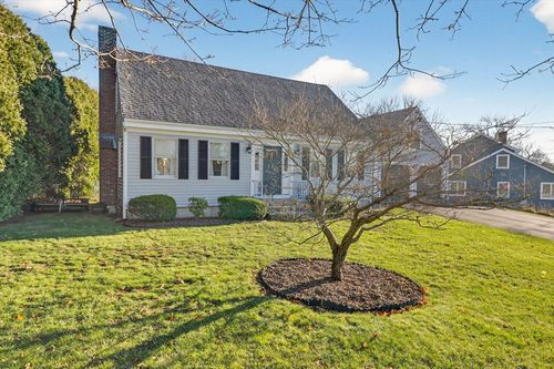 5 Laura Ln, Fairhaven, MA, 02719-4729 | Card Image