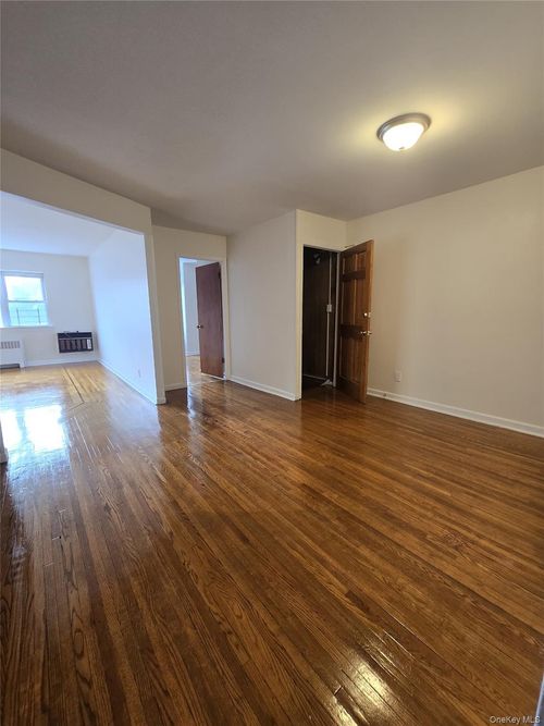 3128 Mickle Ave, Bronx, NY, 10469-3104 | Card Image