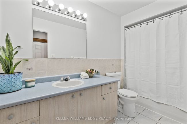 UNIT-40 - 104 Frances Ave, Condo with 2 bedrooms, 3 bathrooms and 1 parking in Stoney Creek ON | Image 15