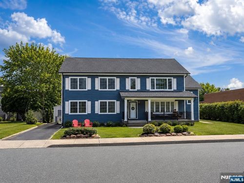 81 Ellen St, Nutley, NJ, 07110-1946 | Card Image