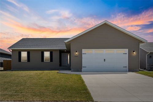 2903 Belle St Sw, Cedar Rapids, IA, 52404-6205 | Card Image