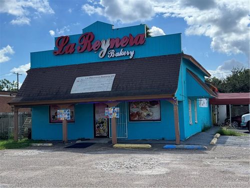 229 W Colorado St, Rio Hondo, TX, 78583-3221 | Card Image