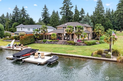 20208 Island Parkway East, Lake Tapps, WA, 98391 | Card Image