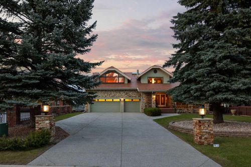 38 Patterson Drive Sw, Calgary, AB, T3H2B7 | Card Image