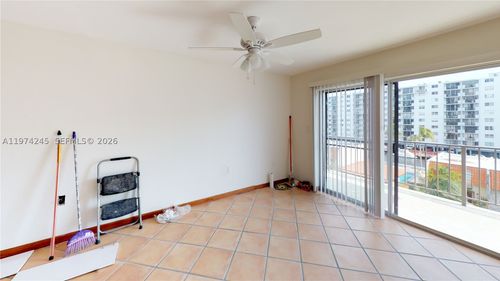 501-3665 Ne 167th St, North Miami Beach, FL, 33160-3570 | Card Image