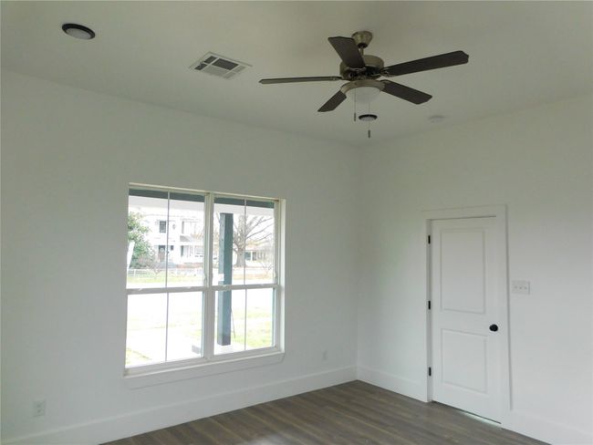 front | Image 21