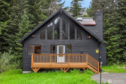 1051 Yellowstone Rd, Snoqualmie Pass, WA, 98068-5022 | Card Image