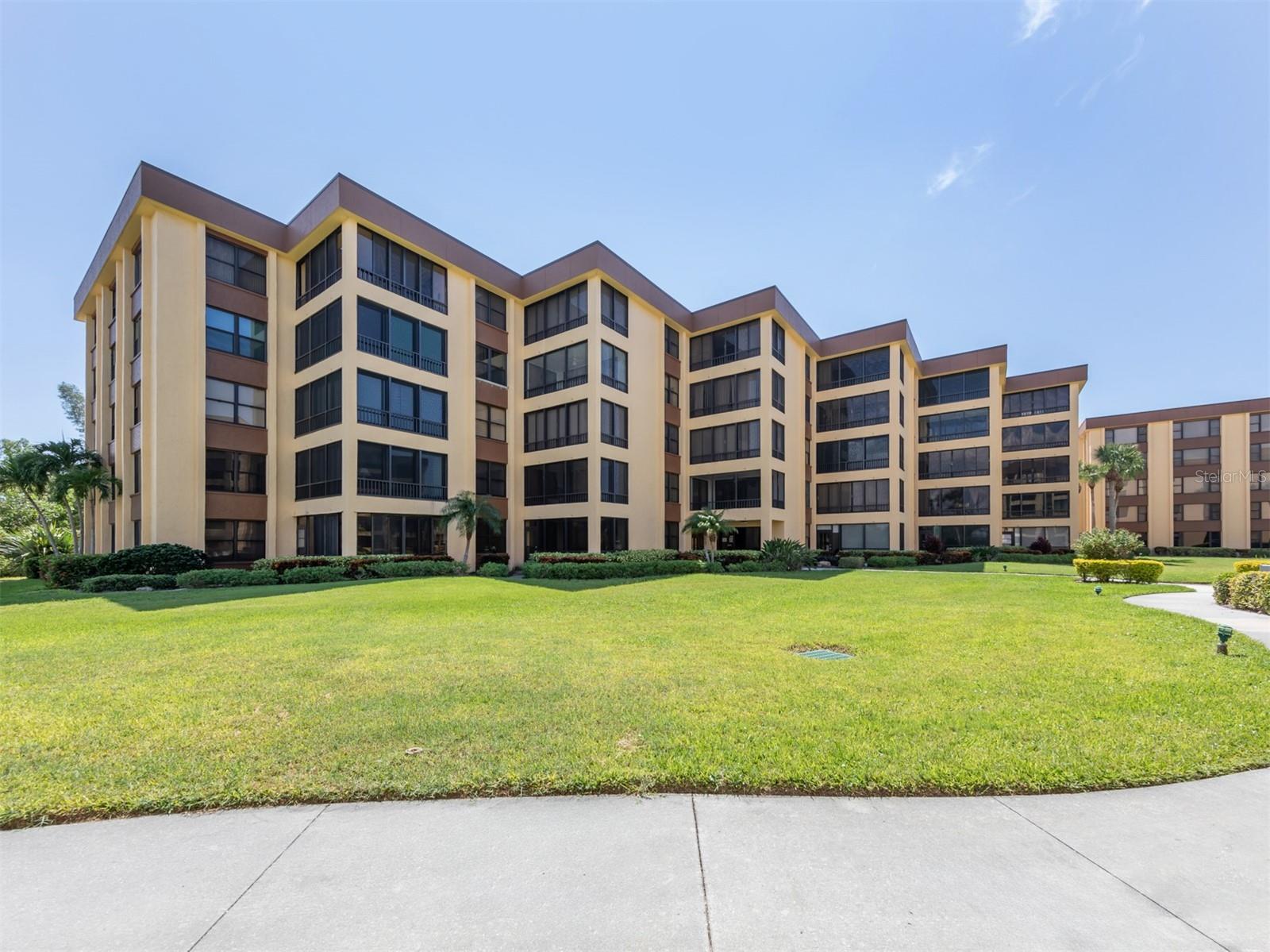 202H 8779 Midnight Pass Road, Sold in SARASOTA Zoocasa