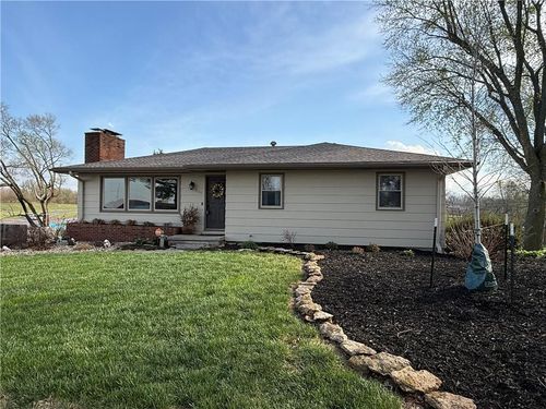 7106 Lundeen Dr, Country Club, MO, 64505-3562 | Card Image