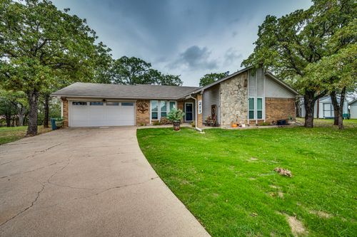 211 Willow Creek Ct, Mansfield, TX, 76063-4918 | Card Image