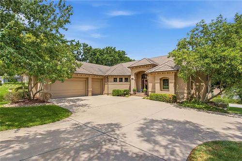 138 Southshore Dr, Lake Winnebago, MO, 64034-9467 | Card Image