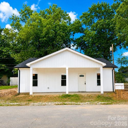302 White St, Cherryville, NC, 28021-2520 | Card Image