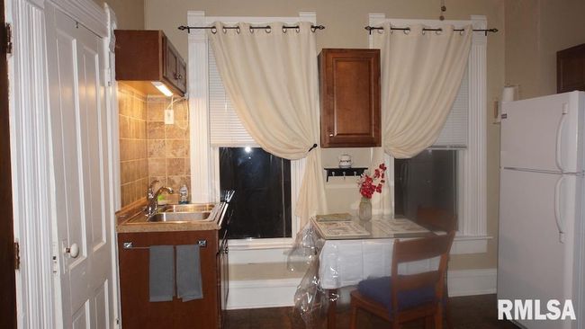 A - 2002 W 4 Th St, Condo with 1 bedrooms, 1 bathrooms and 1 parking in Davenport IA | Image 5