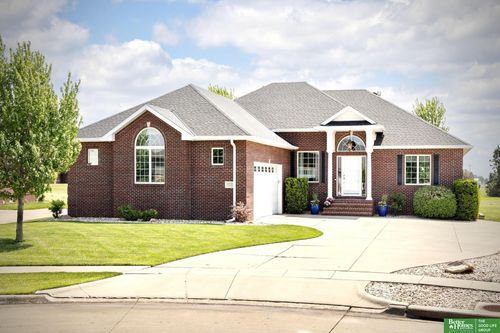 3211 Deer Run, Fremont, NE, 68025-6272 | Card Image