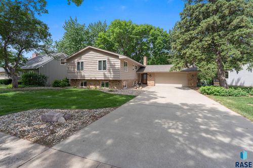 4005 S Thunderbird Trl Trail, Sioux Falls, SD, 57103 | Card Image