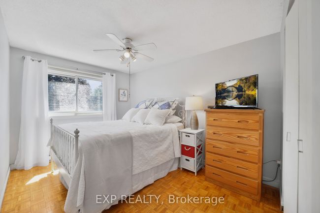 136 Darras Crt, Condo with 5 bedrooms, 2 bathrooms and 1 parking in Brampton ON | Image 32