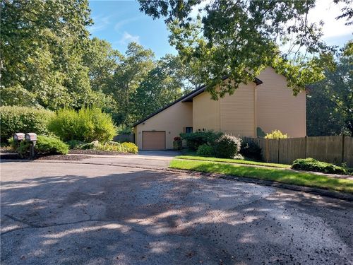 221 Kings Ridge Rd, South Kingstown, RI, 02879-2401 | Card Image