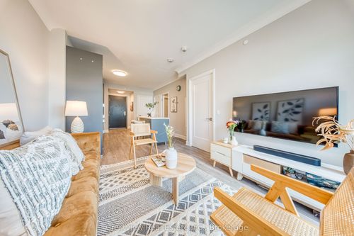 309-8 Water Walk Dr, Unionville, ON, L3R6L4 | Card Image