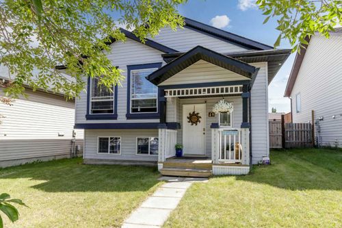 49 Wildrose Dr, Sylvan Lake, AB, T4S2K8 | Card Image