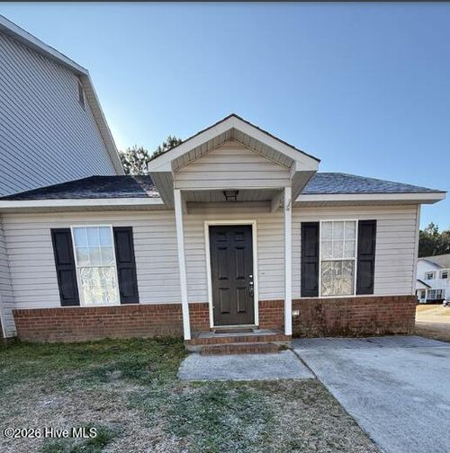 1068 Pueblo Dr, Jacksonville, NC, 28546-9586 | Card Image