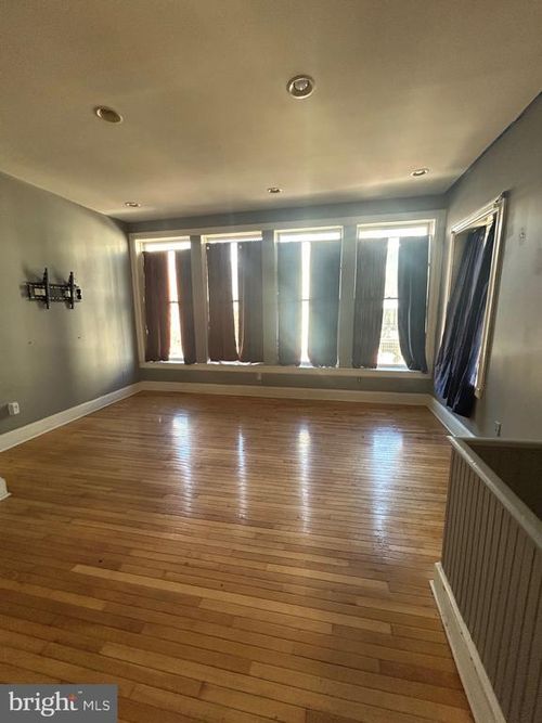 2-319 W Mulberry St, BALTIMORE, MD, 21201-3684 | Card Image