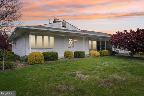 17 Emerald Ln, LEVITTOWN, PA, 19054-2717 | Card Image