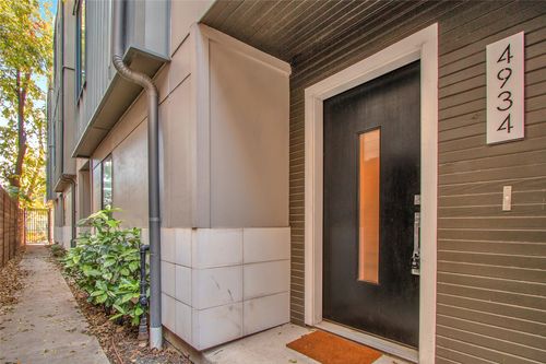 4934 Camdale Ct, Dallas, TX, 75206-8747 | Card Image