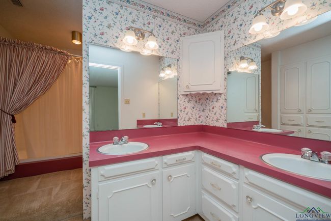 107 Tulip St, House other with 3 bedrooms, 3 bathrooms and null parking in White Oak TX | Image 38