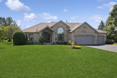 6N731 Willowbrook Dr, St. Charles, IL, 60175-5711 | Card Image
