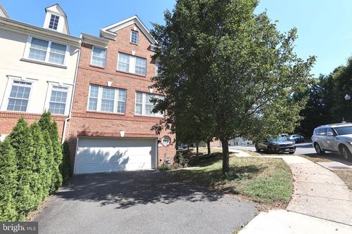 20345 Center Brook Sq, Potomac Falls, VA, 20165-5180 | Card Image