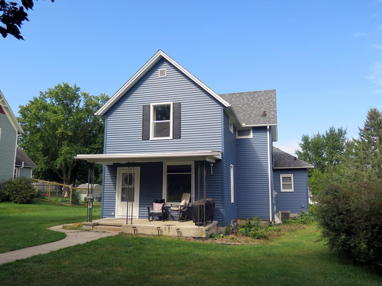 Washington St, Decorah, IA 52101