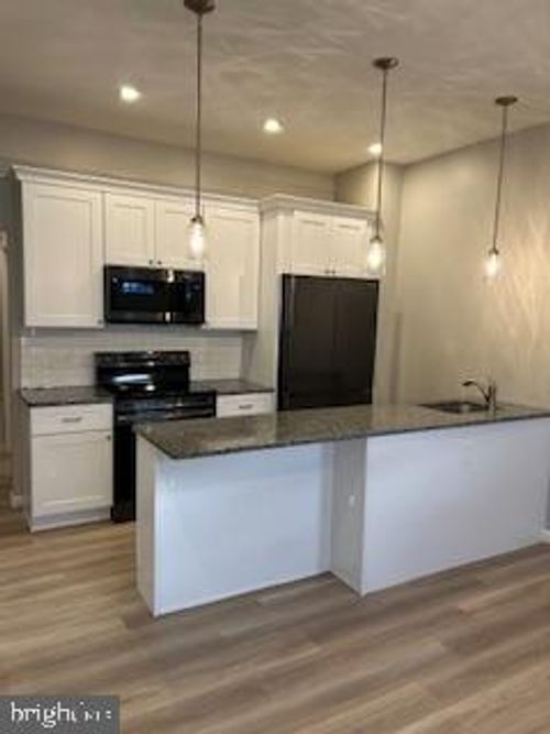 187 Bridge St, PHOENIXVILLE, PA, 19460-3401 | Card Image