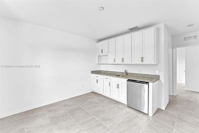 2033 Sw Castinet Ln, House other with 4 bedrooms, 3 bathrooms and null parking in Port St. Lucie FL | Image 14