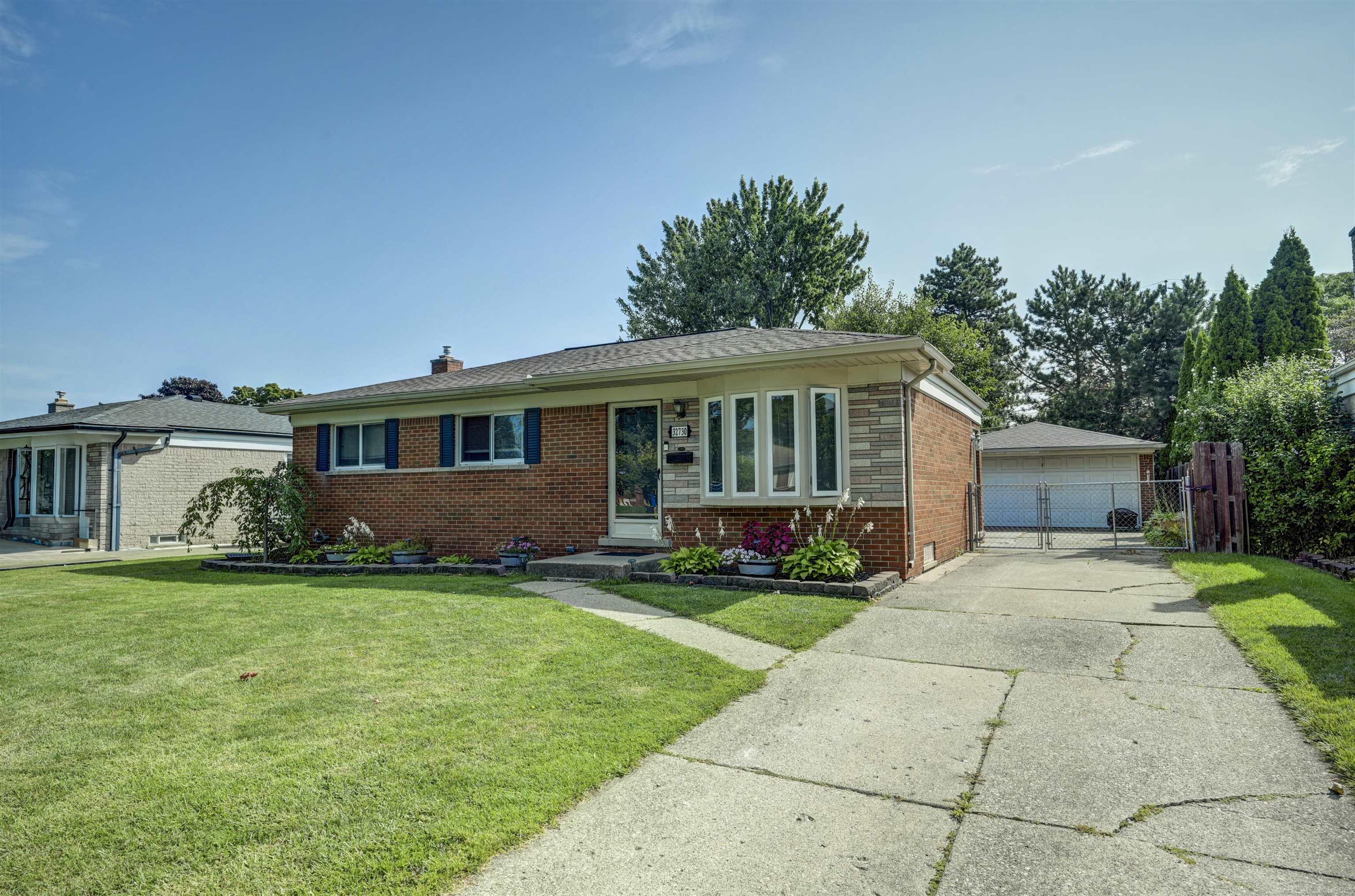 Stricker Dr, Warren, MI 48088