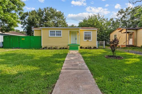 605 Pearl St, Baytown, TX, 77520-4820 | Card Image
