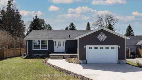 570 Hamilton St, Lucknow, ON, N0G2H0 | Card Image