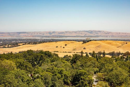 30 Pine Ridge Way, Portola Valley, CA, 94028-7742 | Card Image