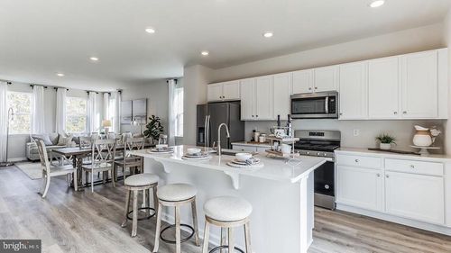 3075 Martha Way, PENNSBURG, PA, 18073-9806 | Card Image