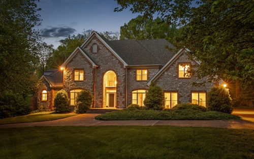 12 Mountain Orchard Path, Signal Mountain, TN, 37377-2663 | Card Image