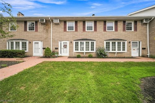 6-9 Meadowlawn Dr, Mentor, OH, 44060-6228 | Card Image