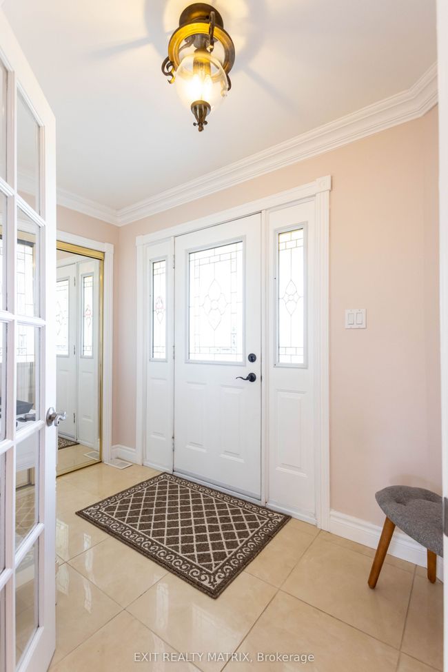 257 N Russell Rd, House other with 4 bedrooms, 3 bathrooms and 8 parking in Russell ON | Image 4